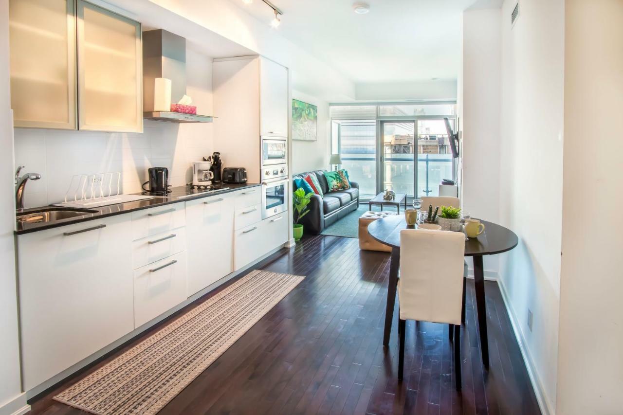 Micasa Suites - Modern Executive Condo Toronto Extérieur photo