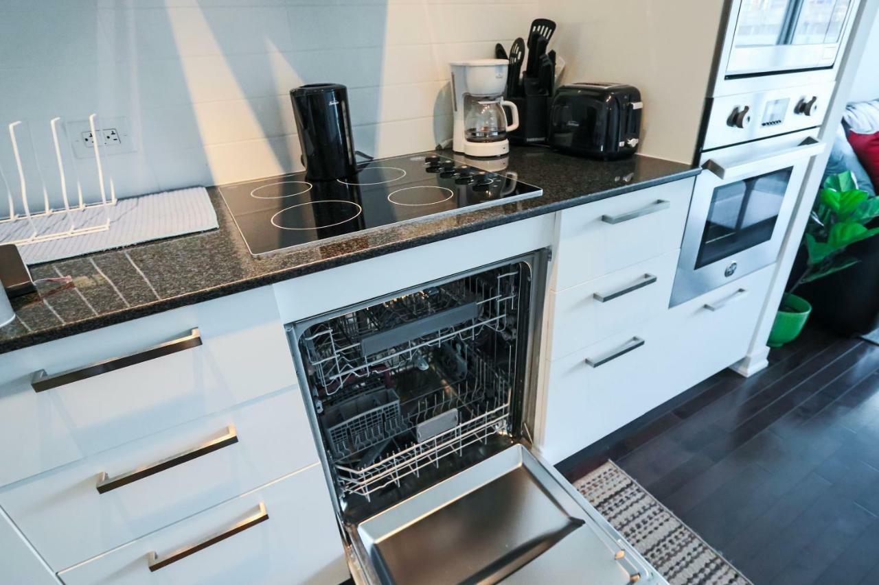 Micasa Suites - Modern Executive Condo Toronto Extérieur photo
