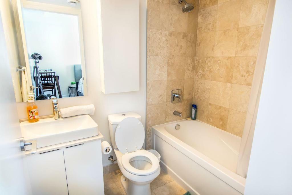 Micasa Suites - Modern Executive Condo Toronto Extérieur photo